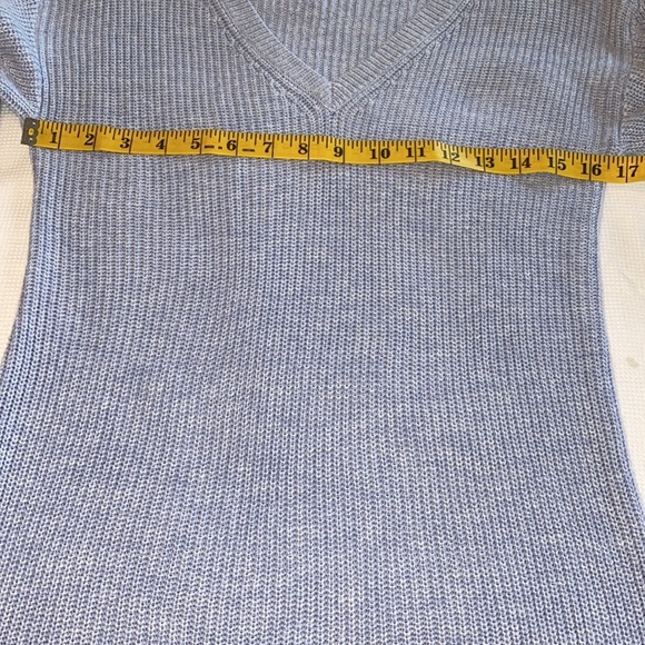 American Eagle Light Blue Woman’s Embroidered Sweater Size XS - Picture 8 of 12